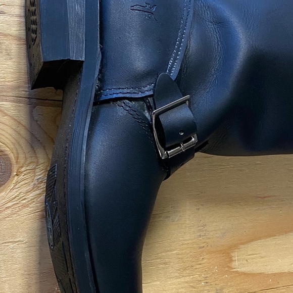 Frye Engineer Boots women’s black leather size 8 1/2 M. - Picture 4 of 11